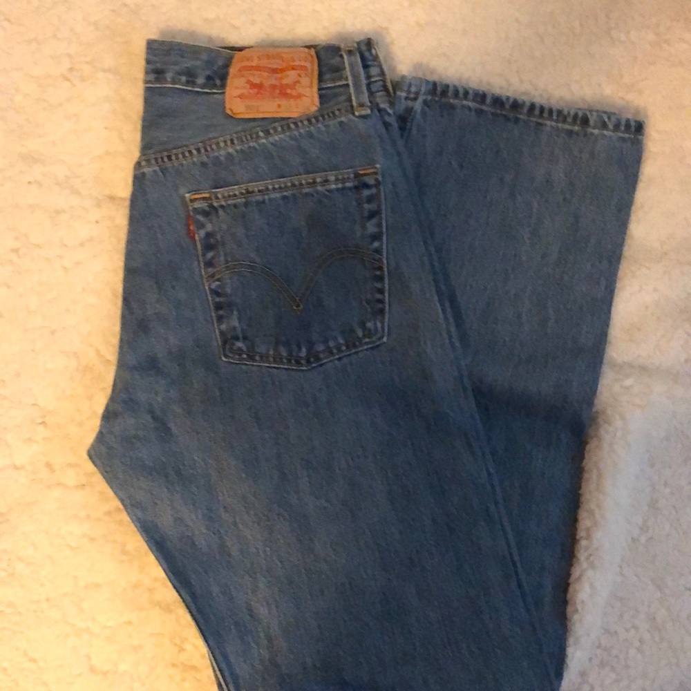 Mens Levi’s 501 33x34 Button Fly Jeans